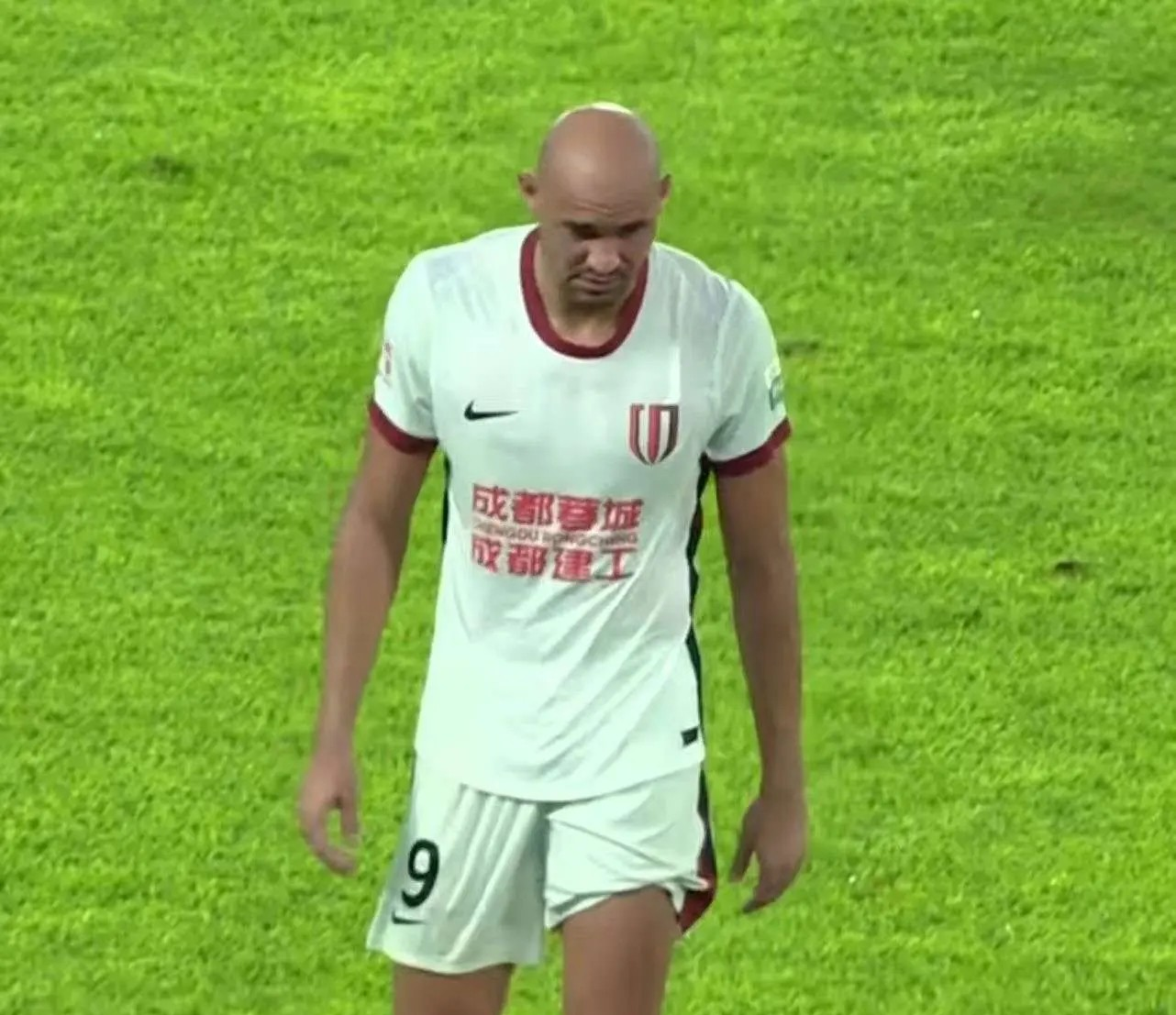 关于成都蓉城国际比赛日单刀错失，志在NBA季后赛名次提升，质疑声仍在，团队化学反应显著的信息-开云